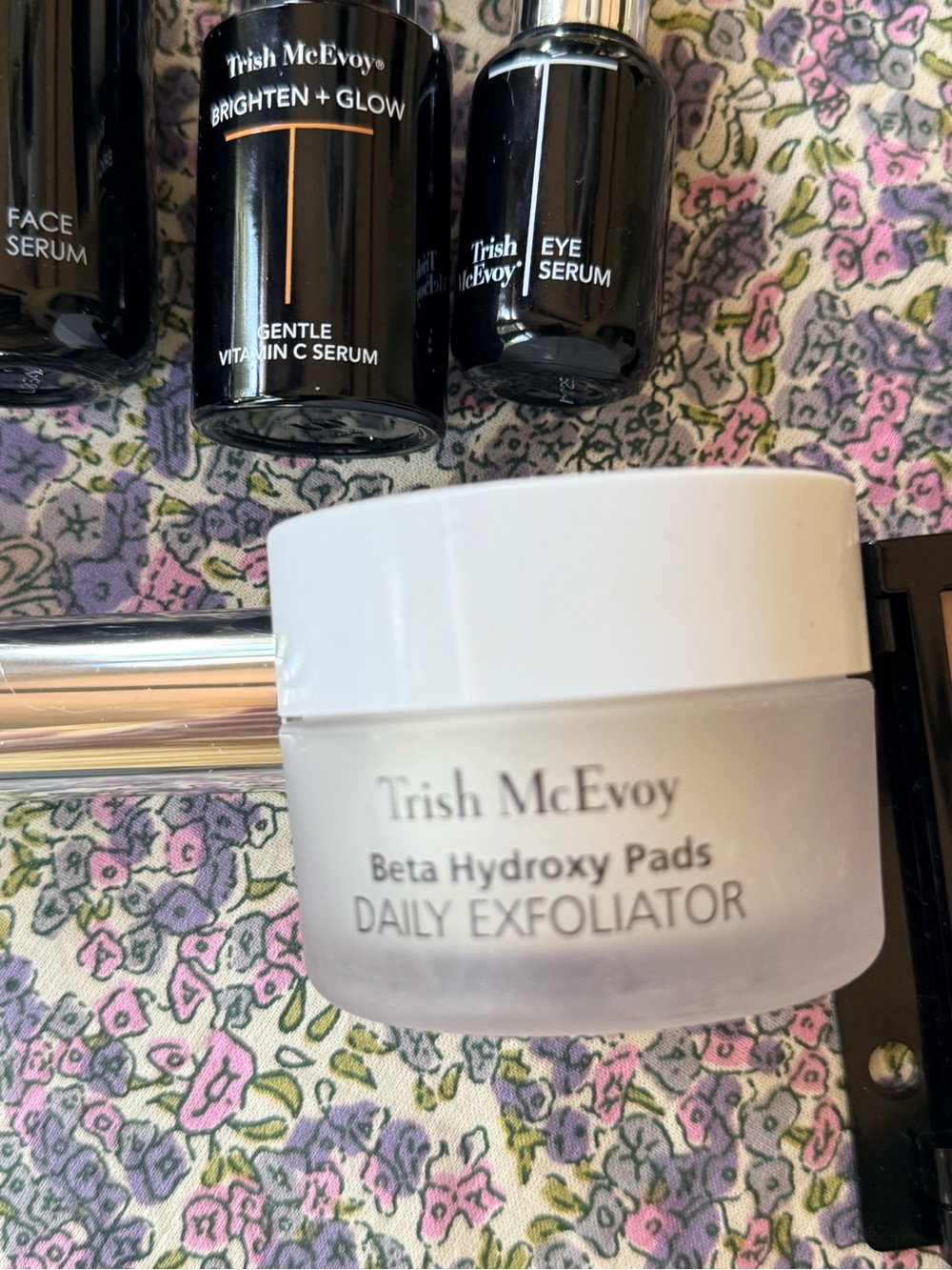 Trish McEvoy NWOT Never used. zip makeup organizer.Creams,shadows,eye misc. - Picture 10 of 16